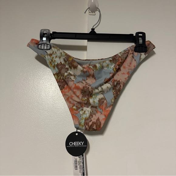 New! Amuse Society "Malay" cheeky Floral bikini bottoms Size Medium - Picture 3 of 3
